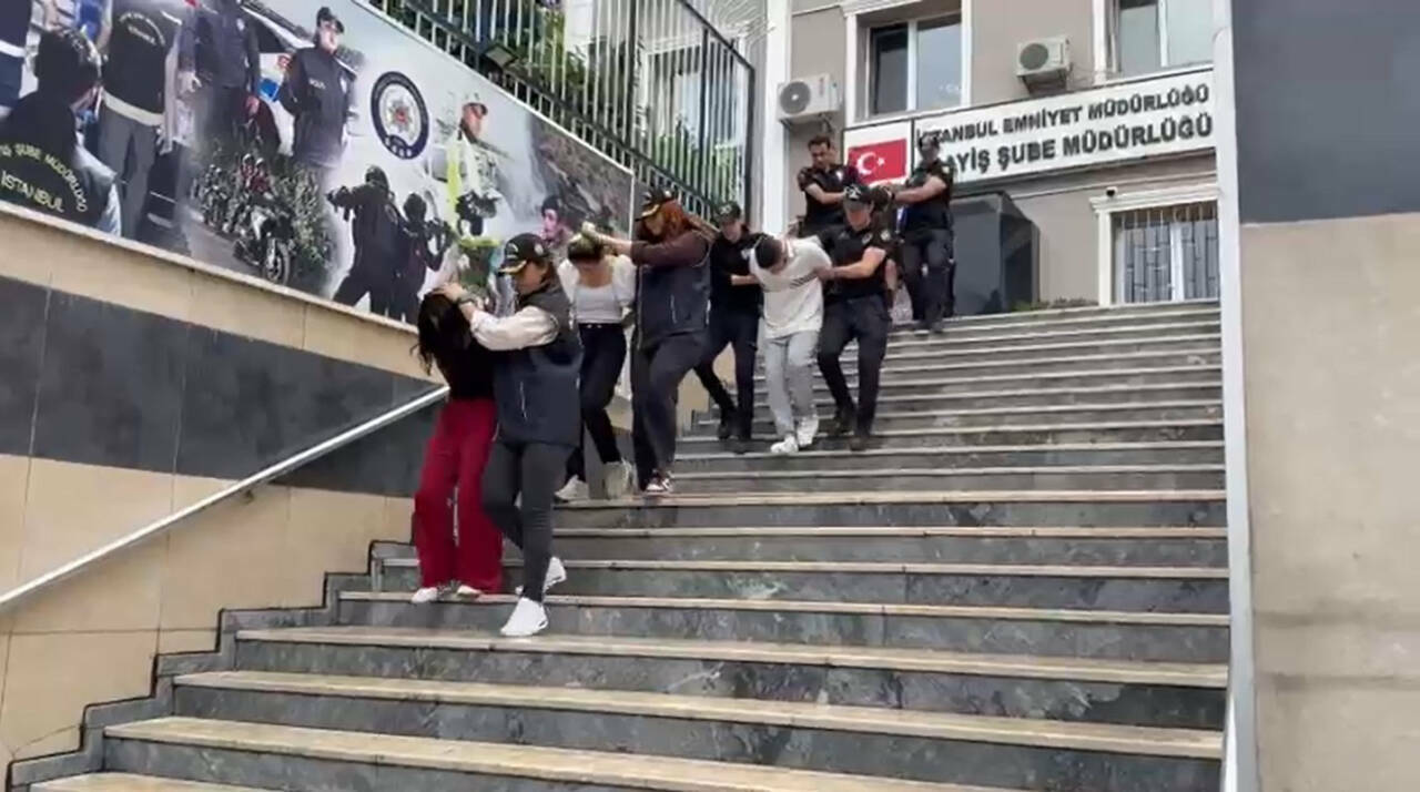 Rapçi Blok3'e suikast hazırlığı iddiası 1 rapci blok3e suikast duzenleyeceklerdi bodrumda yakalandilar fe4019c9c2f8