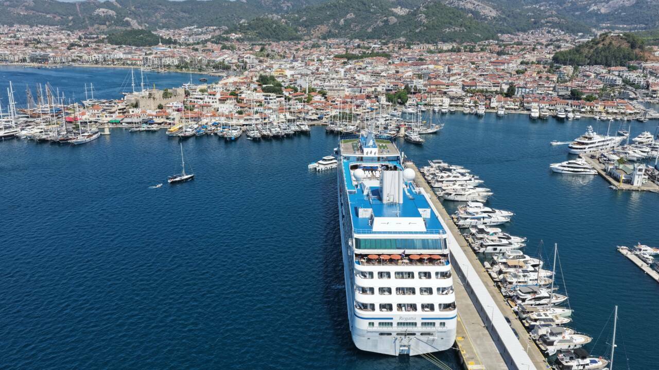 "Regatta" kruvaziyeri Marmaris'e geldi 1 regatta kruvaziyeri marmarise geldi ef473bc3445c
