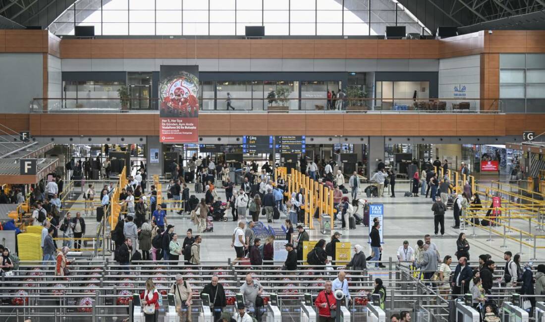 Sabiha Gökçen’de tarihi yolcu rekoru İstanbul Sabiha Gökçen Uluslararası Havalimanı, dün 165 bin 814 yolcuya