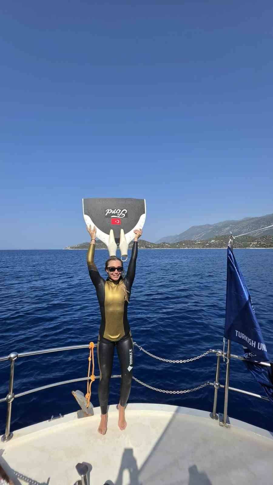 Şahika Ercümen Türkiye şampiyonu! 1 sahika ercumen turkiye sampiyonu 9c44a68cf158