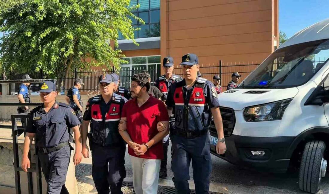 Bursa’da sahte alışveriş sitesi kurarak vatandaşları dolandırdığı öne sürülen şebeke,