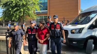 Bursa’da sahte alışveriş sitesi kurarak vatandaşları dolandırdığı öne sürülen şebeke,