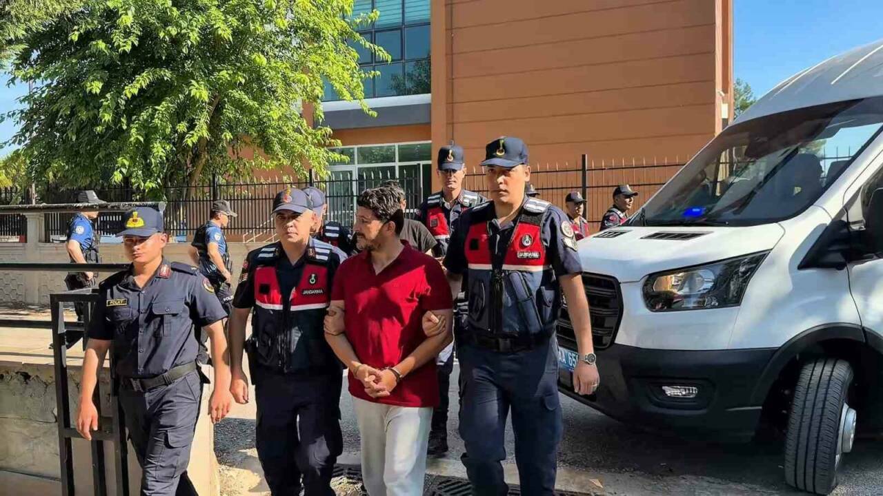 sahte alisveris sitesi kurup vatandaslari dolandiran sebekeye operasyon7 kisi tutuklandi 43258ec8b318
