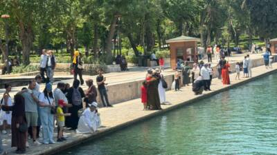 Şanlıurfa'da 45 dereceyi bulan sıcak hava, günlük yaşamı olumsuz etkilerken