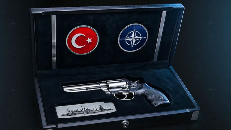 Cumhurbaşkanından NATO liderlerine anlamlı hediye Cumhurbaşkanı Recep Tayyip Erdoğan, Ankara'da düzenlenen NATO Zirvesi'ne katılan liderlere,
