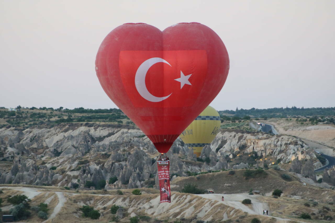 sicak hava balonlari 15 temmuz icin havalandi 80b17a83b6b5