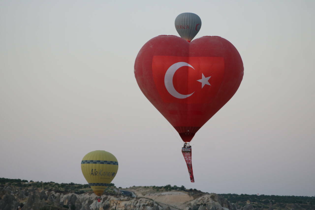 sicak hava balonlari 15 temmuz icin havalandi 8c3919f5e820