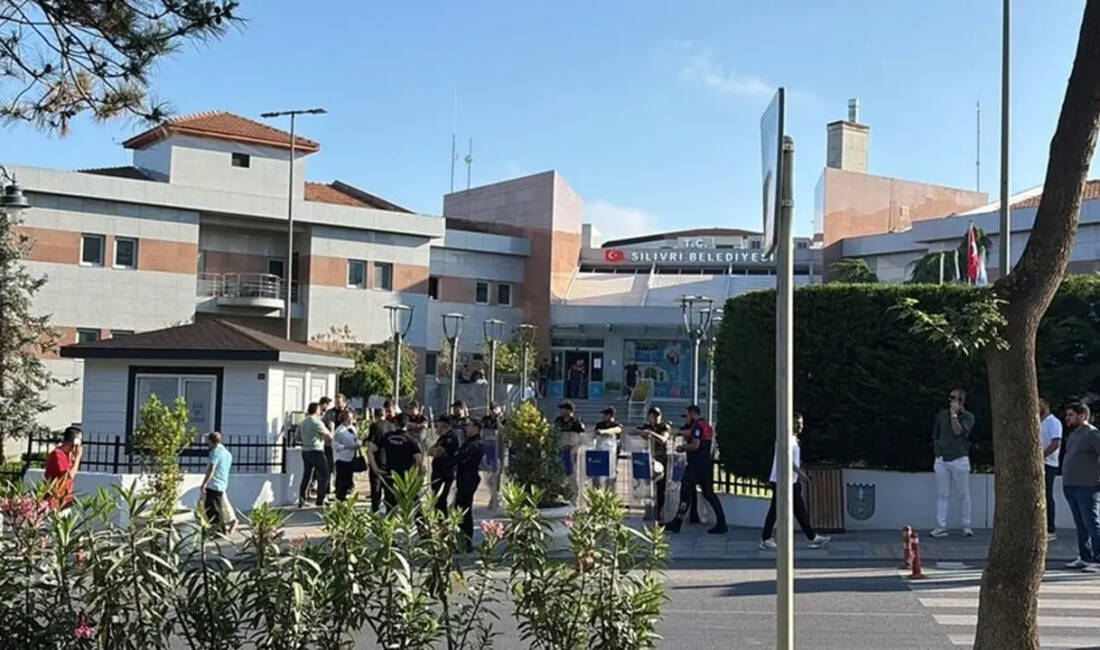 CHP Silivri İlçe Başkanı Doruk Bulut gözaltında CHP'li Silivri Belediyesi'ne yönelik yolsuzluk suçlamalı operasyonda CHP Silivri İlçe
