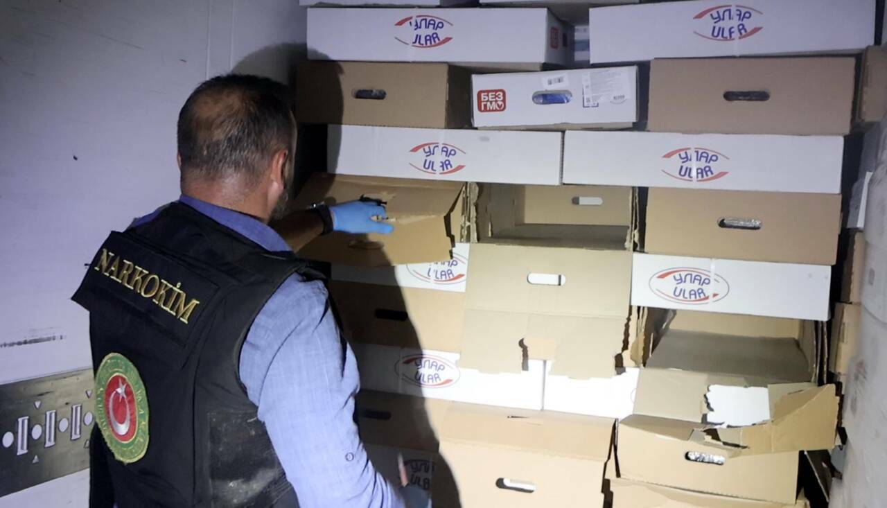 Sınırda 526 kilo uyuşturucu ele geçirildi 3 sinirda 526 kilo uyusturucu ele gecirildi 01b42770173f
