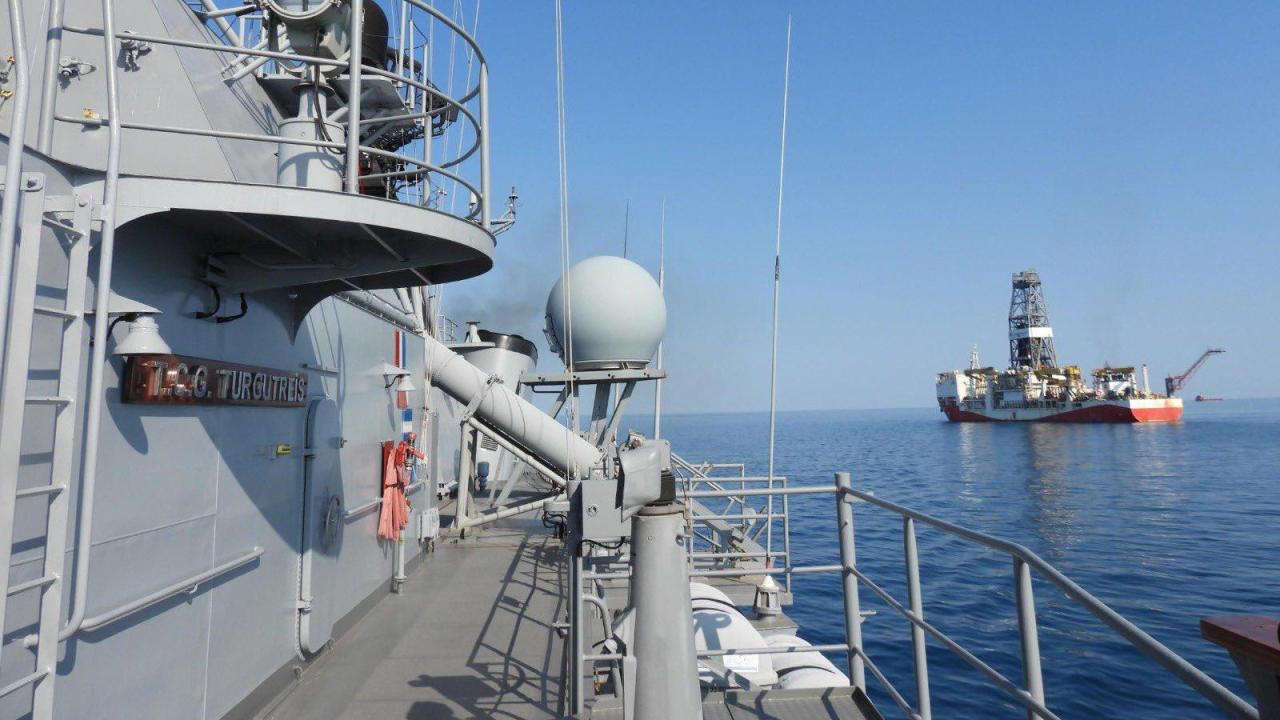 Sondaj gemileri TCG Turgutreis'in korumasında 2 sondaj gemilerimiz tcg turgutreisin korumasinda 06ecb201eb28