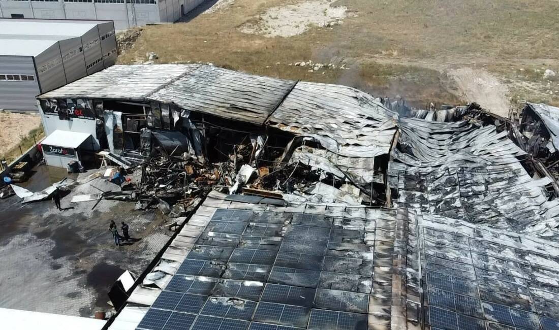 Afyonkarahisar Şuhut Organize Sanayi bölgesinde sucuk fabrikasında çıkan ve yangın