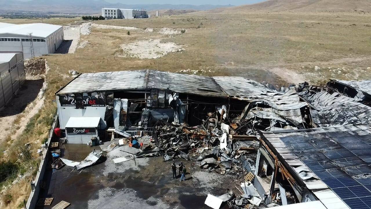 sucuk fabrikasi yangin sonrasi enkaza dondu 8184e2333ad6