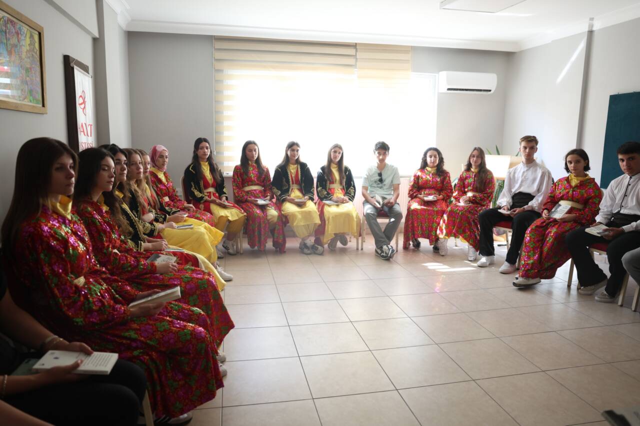 Tanpınar’ın Bursa’sı Gençlerin Adımlarıyla Yeniden Hayat Buldu 1 Tanpınar’ın Bursa’sı Gençlerin Adımlarıyla Yeniden Hayat Buldu
