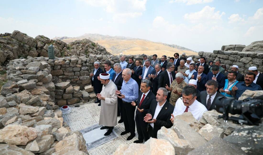 TBMM Başkanı Kurtulmuş: Bu ülkede birlik ve beraberlik hakim olacak TBMM Başkanı Numan Kurtulmuş, "Şimdi Allah'ın izniyle bu yaz ayları