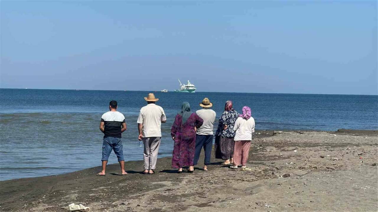 Tekne faciasında ölü sayısı yükseldi 2 tekne faciasinda olu sayisi yukseldi cca495fe949d