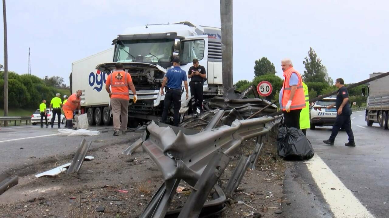 temde feci kaza tir bariyerlere carpti 242ac03da95d