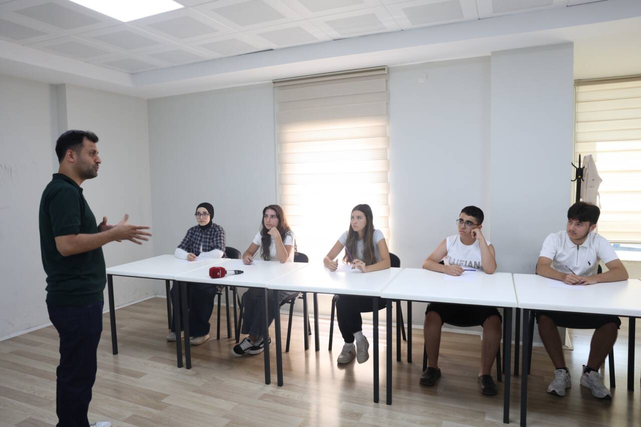 Osmangazi Belediyesi gençlerin yanında 1 Osmangazi Belediyesi gençlerin yanında