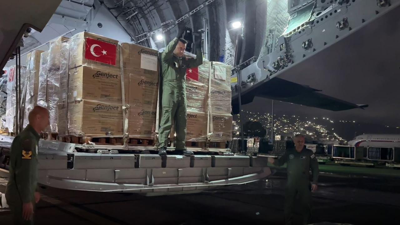 Türkiye'den Venezuela'ya 30 tonluk insani yardımı 2 turkiyeden venezuelaya 30 tonluk insani yardimi beb1a9e6b842