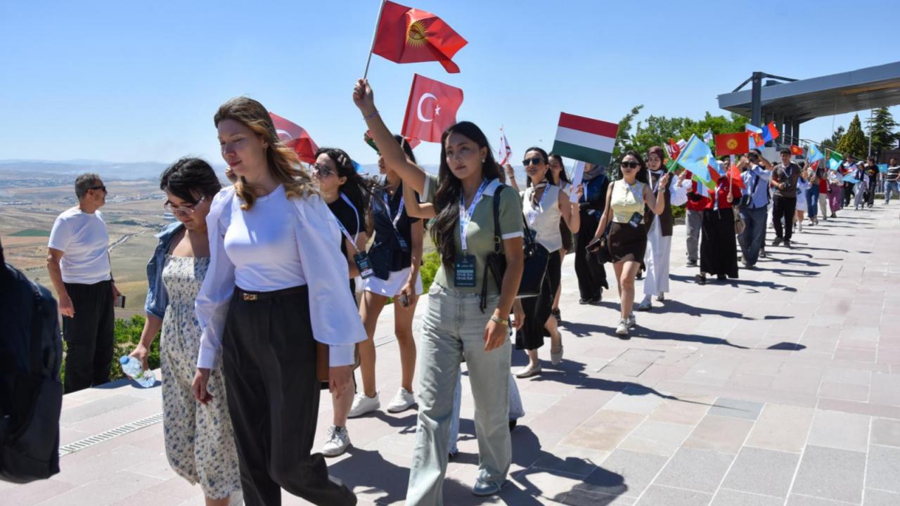 Türkiye'nin ilk psikokültürel gençlik programı sona erdi 1 turkiyenin ilk psikokulturel genclik programi sona erdi 73d8ec63fc32