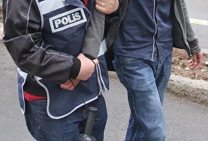Bursa’da ‘yatırım danışmanlığı’ dolandırıcılığında 7 tutuklama Bursa merkezli 7 ilde, sosyal medya üzerinden "yatırım danışmanlığı" adı