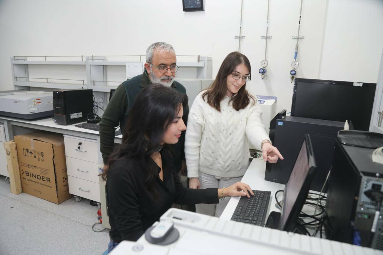 Uyku bozukluğu sorunu olanlar dikkat! Bursa Teknik Üniversitesi'nden ‘Uyutan İplik’ formülü 8 uyku bozuklugu sorunu olanlar dikkat bursa teknik universitesinden uyutan iplik formulu 68032b852630