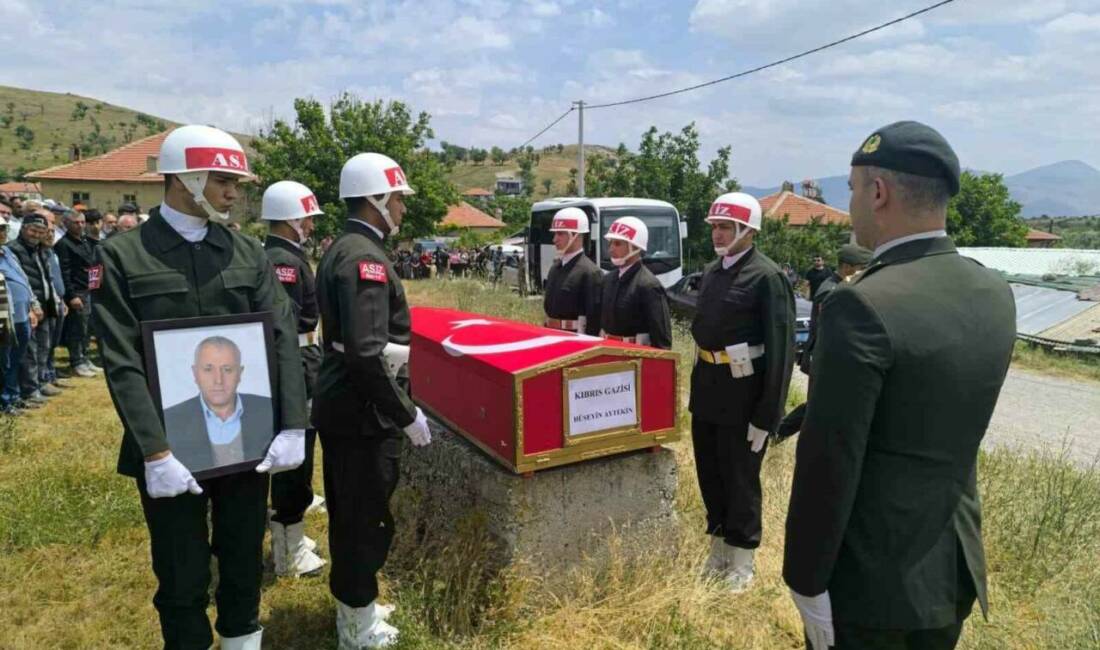 Vefat eden Kıbrıs gazisi son yolculuğuna uğurlandı İzmir’de vefat eden Kıbrıs gazisi Afyonkarahisar’da gerçekleştirilen askeri törenin ardından
