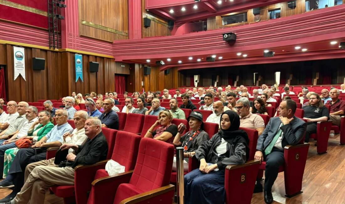Bursa’da iki şehri buluşturan belgesel: Ahşabın Cazibesi’ne yoğun ilgi Kastamonu'nun doğal ve kültürel mirasını konu alan "Ahşabın Cazibesi" belgeseli,