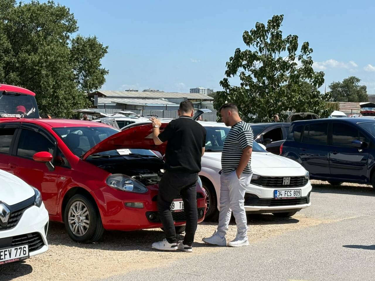 Bursa'da ikinci el oto pazarı boş kaldı: İşte en düşük ve en yüksek fiyatlı araçlar... 4 whatsapp image 2026 07 05 at 122838 2