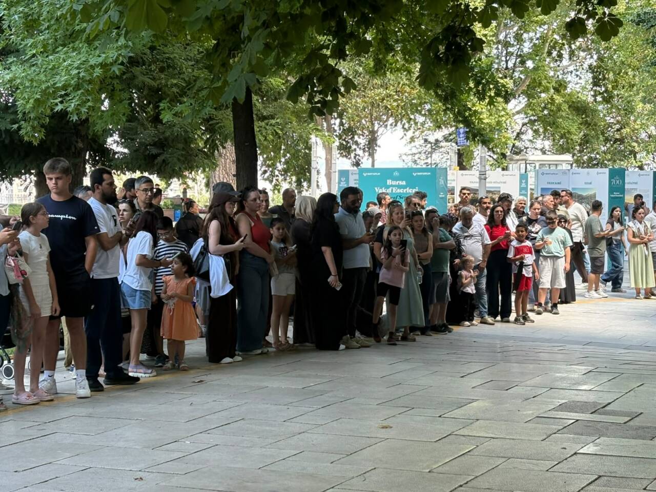 Bursa’da turistler oraya akın etti! Hayranlıkla izlediler... 8 whatsapp image 2026 07 05 at 144743