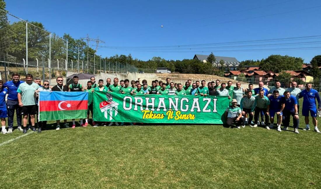 Bursaspor antrenmanına sürpriz ziyaret Orhangazi Bursasporlular Derneği, Bursaspor’un Bolu Abant kampını ziyaret etti.