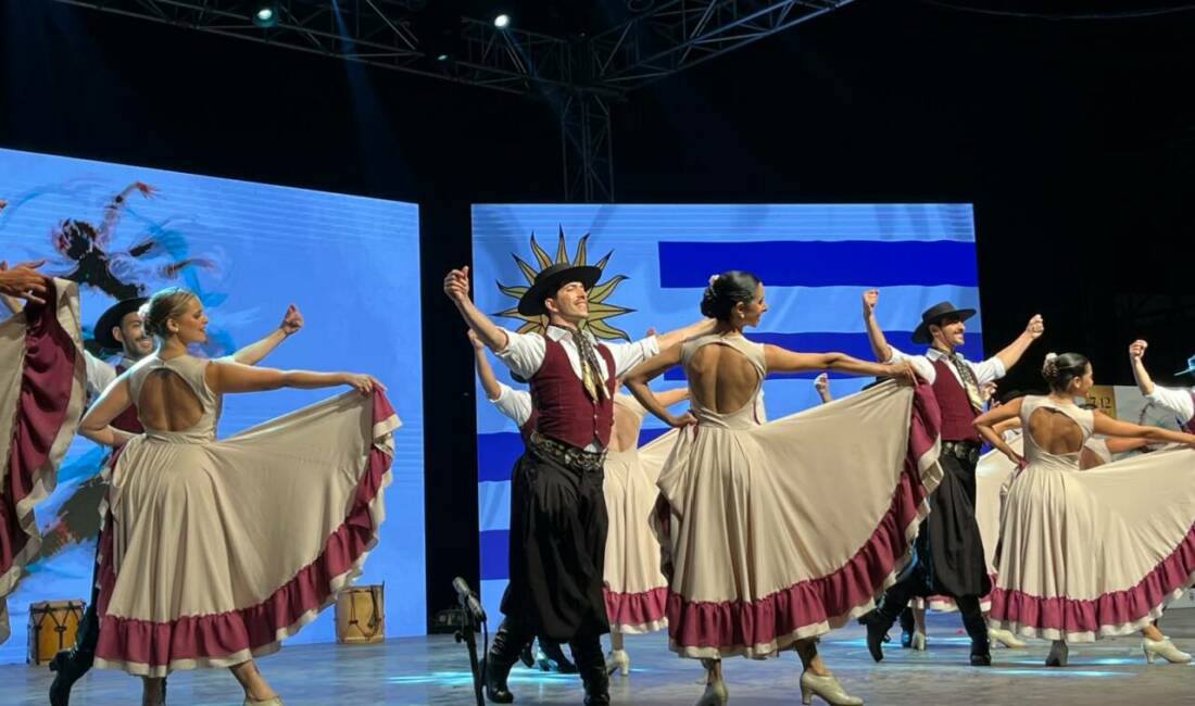 Bursa’da dev final: Altın Karagöz’ü kazanan belli oldu! 38. Uluslararası Altın Karagöz Halk Dansları Yarışması’nda büyük ödülün sahibi