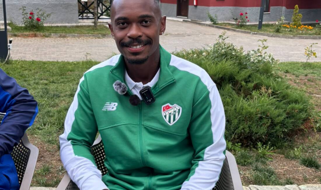 Bursaspor’un yeni 10 numarasından mesaj var! Bursaspor’un yeni transferlerinden, Brezilyalı 10 numara Lincoln Henrique, Bursaspor için