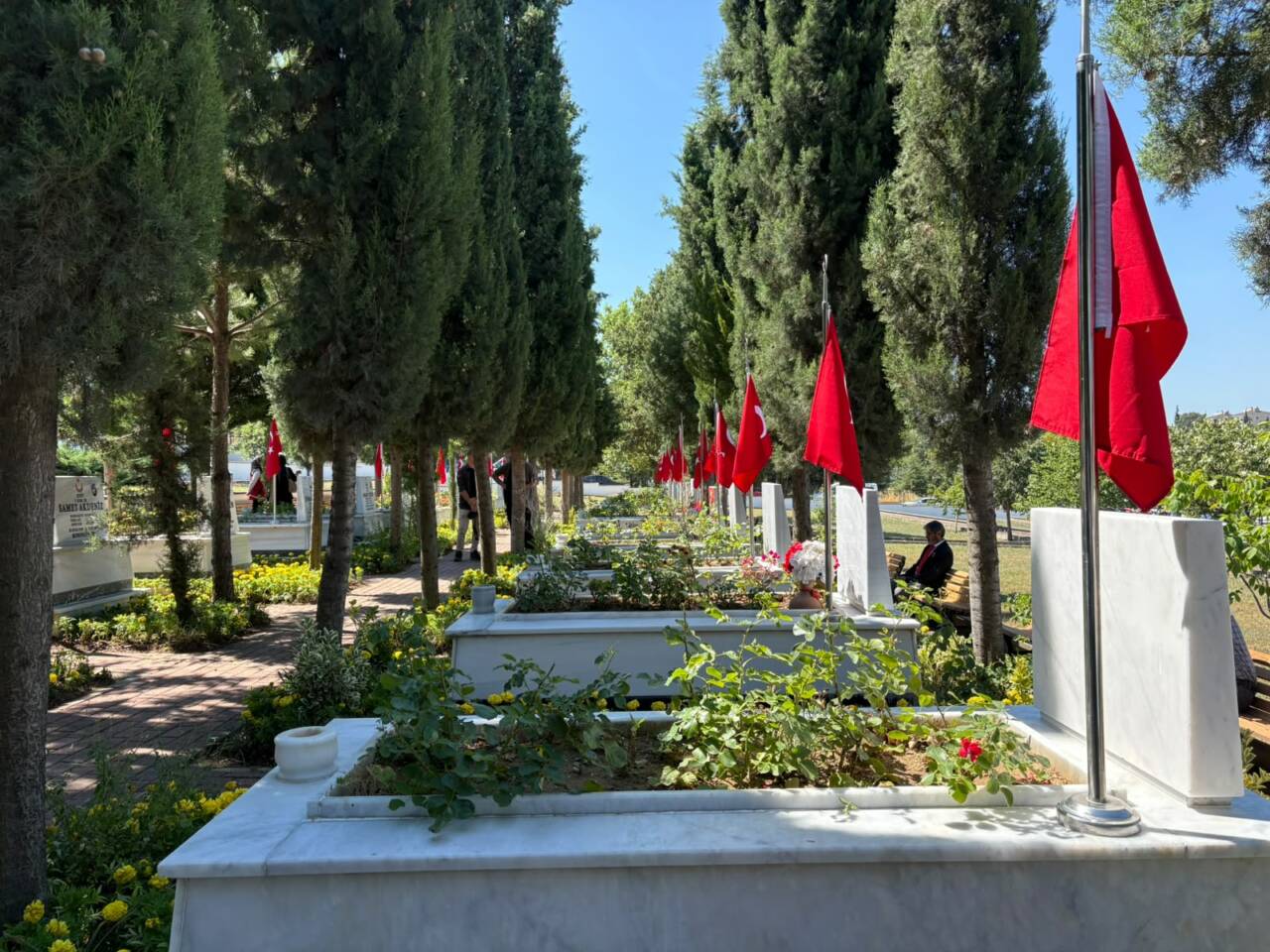 Bursa’da 15 Temmuz törenleri: Şehitlikte duygusal anma... 2 whatsapp image 2026 07 15 at 113005