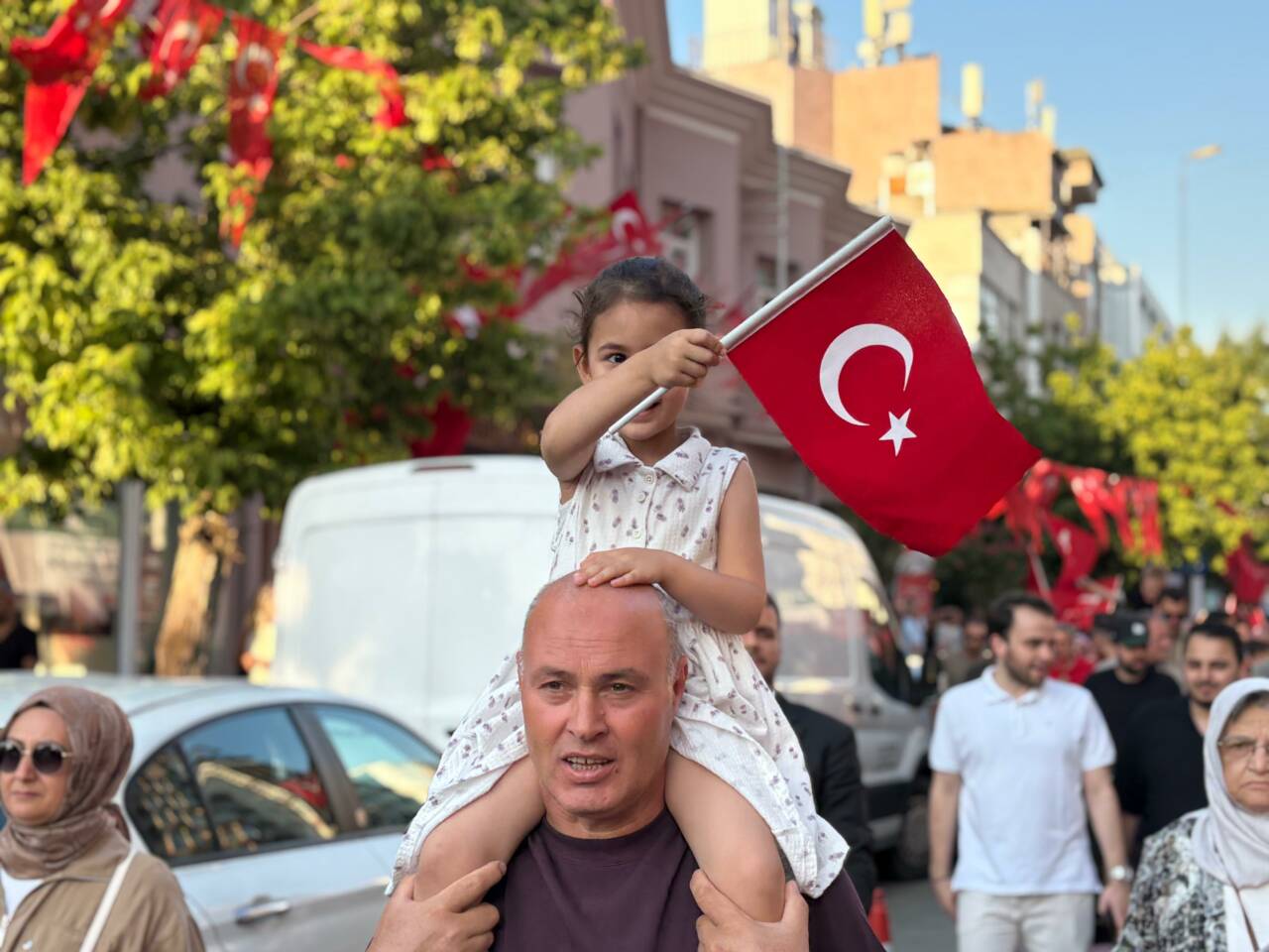 Bursa, 15 Temmuz için tek yürek! İşte Heykel'de dev yürüyüş... 4 whatsapp image 2026 07 15 at 195241 1