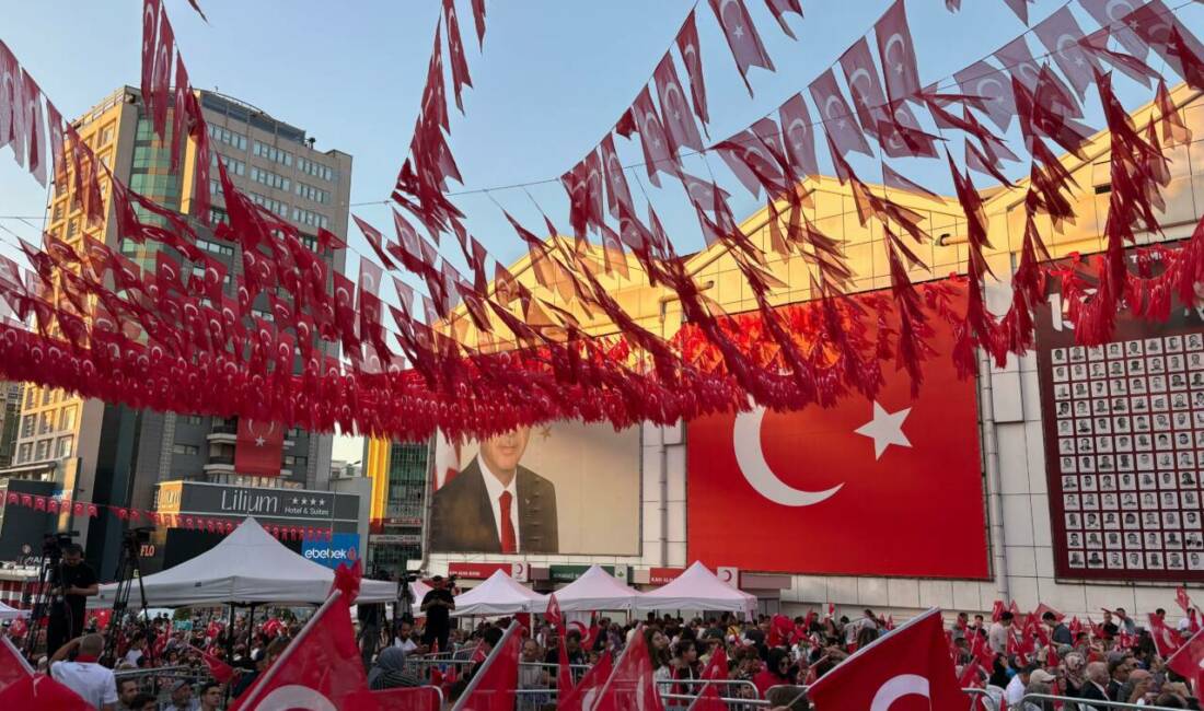 Bursa’da 15 Temmuz ruhu arşa çıktı! Meydanlar doldu taştı Bursa'da 15 Temmuz Demokrasi ve Milli Birlik Günü kapsamında gün