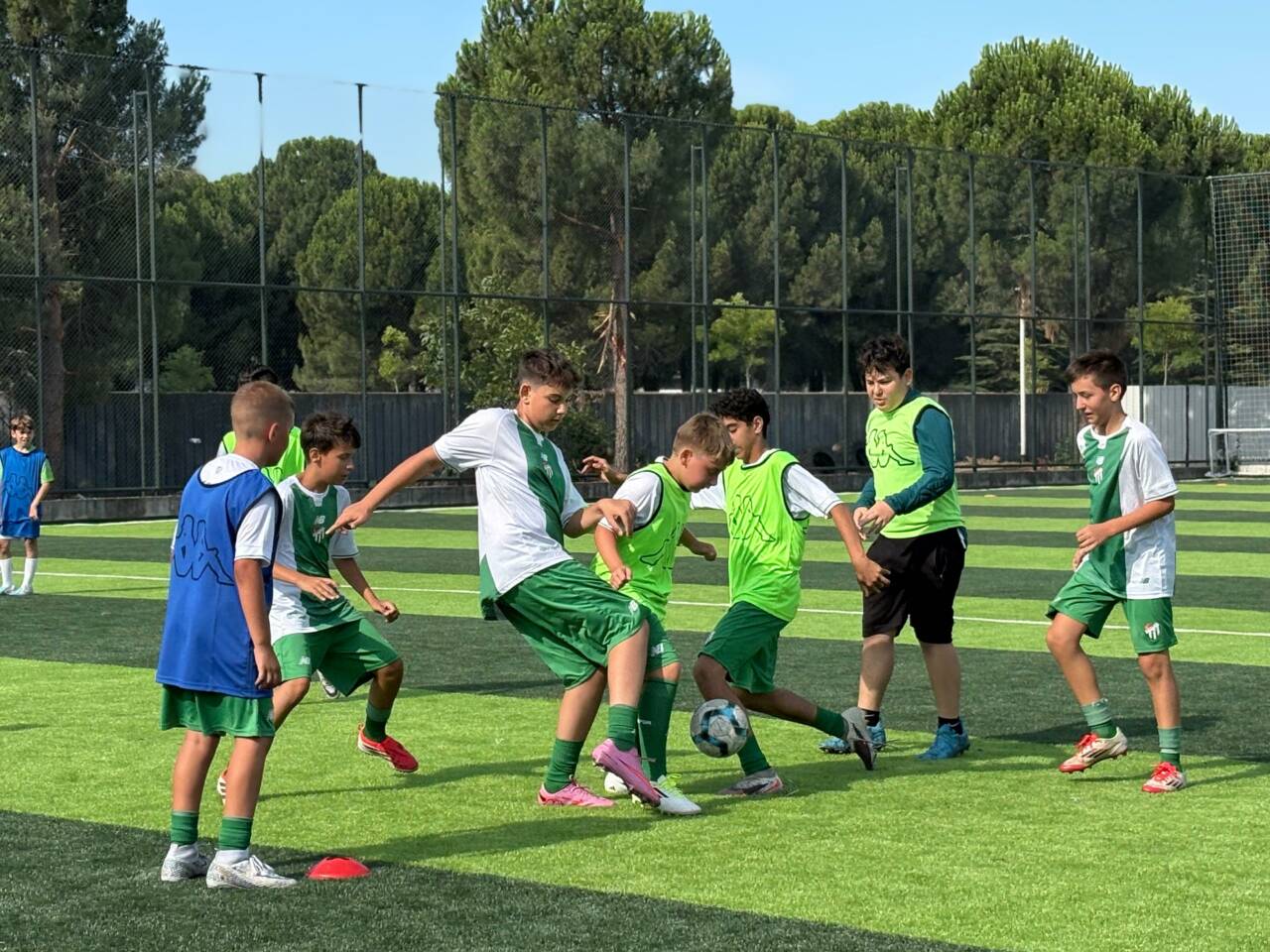 Bursaspor’da tarihi gün! Özlüce’ye yeni futbol sahaları... 4 whatsapp image 2026 07 17 at 102239