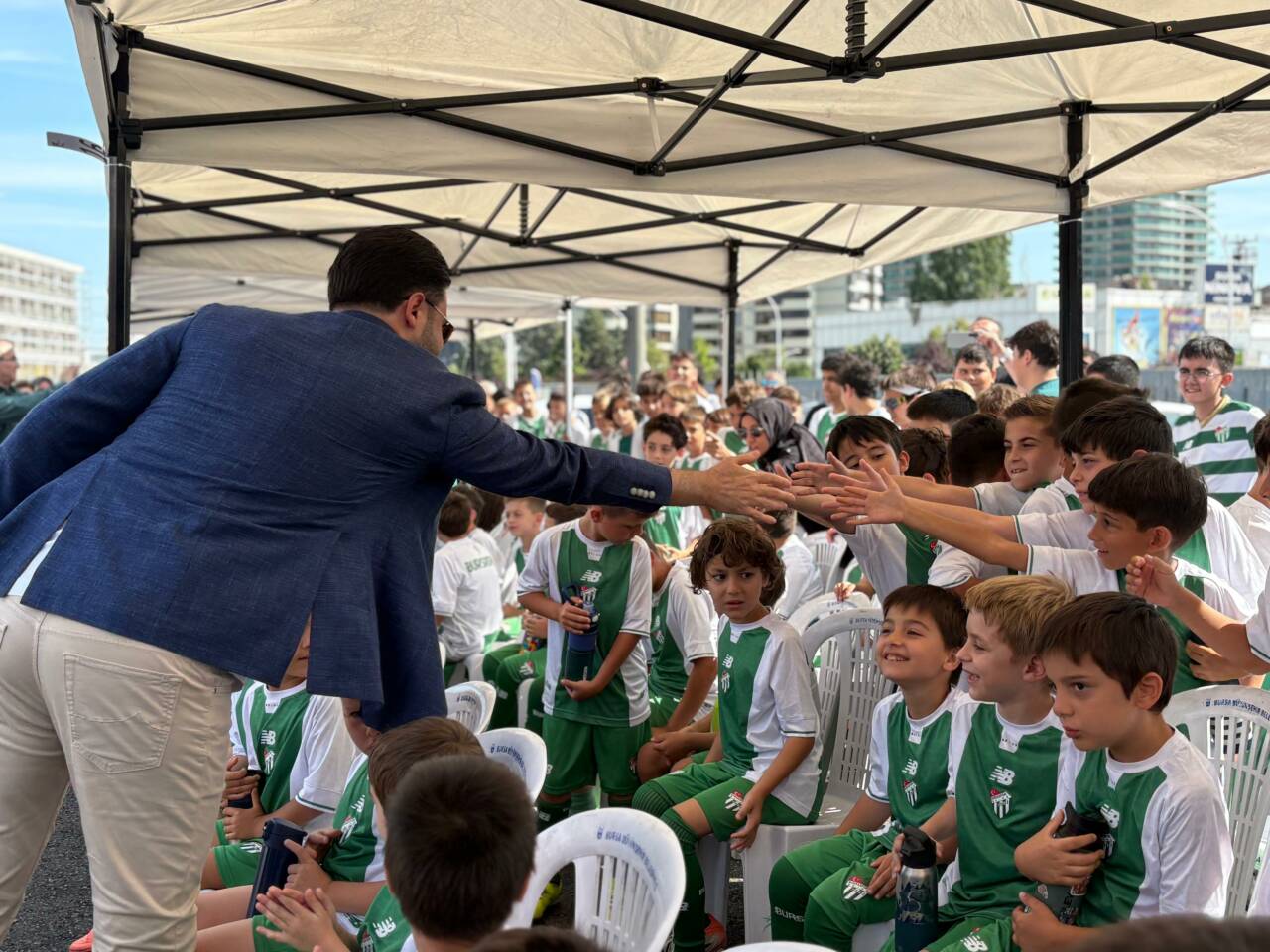 Bursaspor’da tarihi gün! Özlüce’ye yeni futbol sahaları... 2 whatsapp image 2026 07 17 at 102240 3