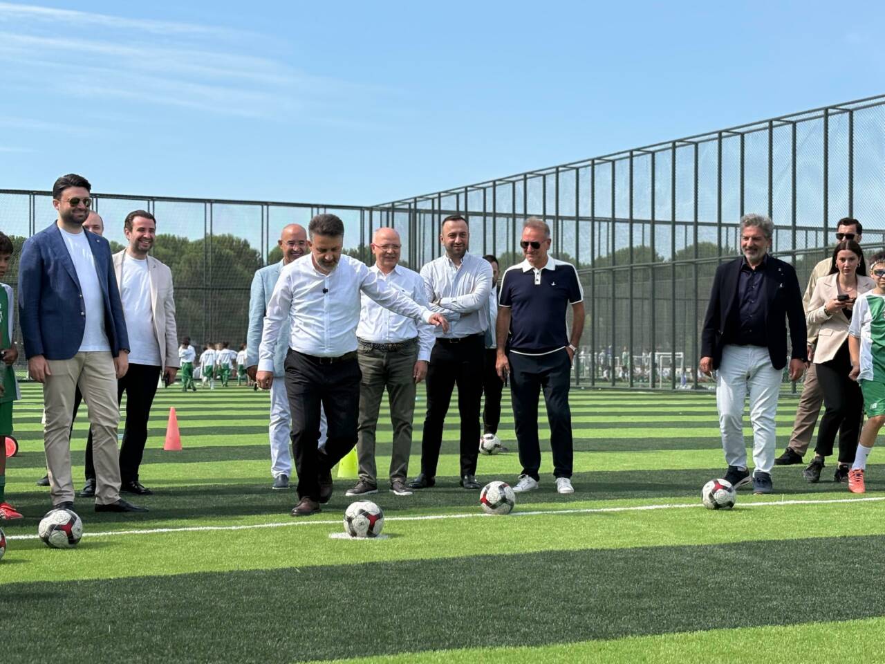 Bursaspor’da tarihi gün! Özlüce’ye yeni futbol sahaları... 6 whatsapp image 2026 07 17 at 102241 1