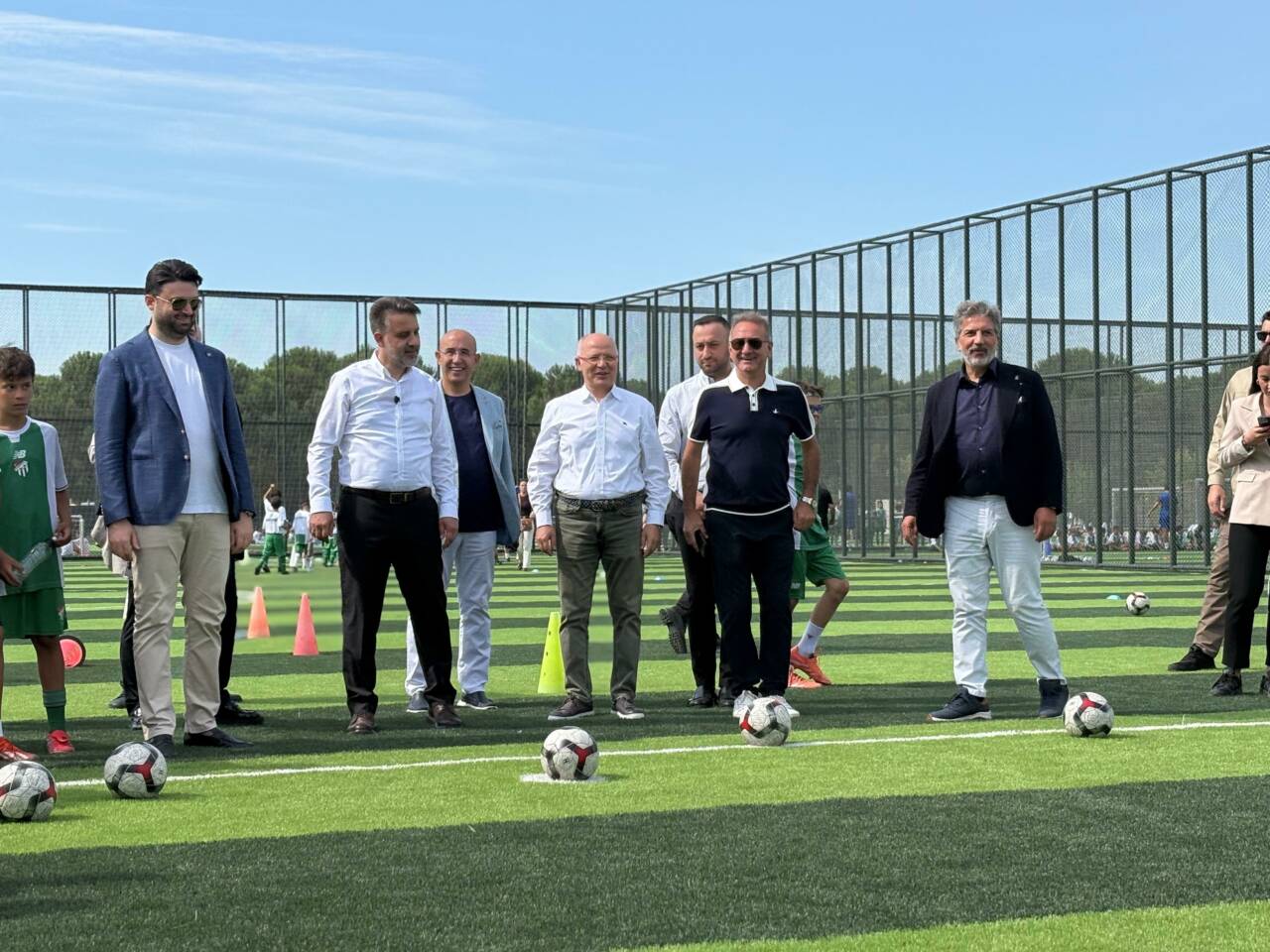 Bursaspor’da tarihi gün! Özlüce’ye yeni futbol sahaları... 7 whatsapp image 2026 07 17 at 102241 2