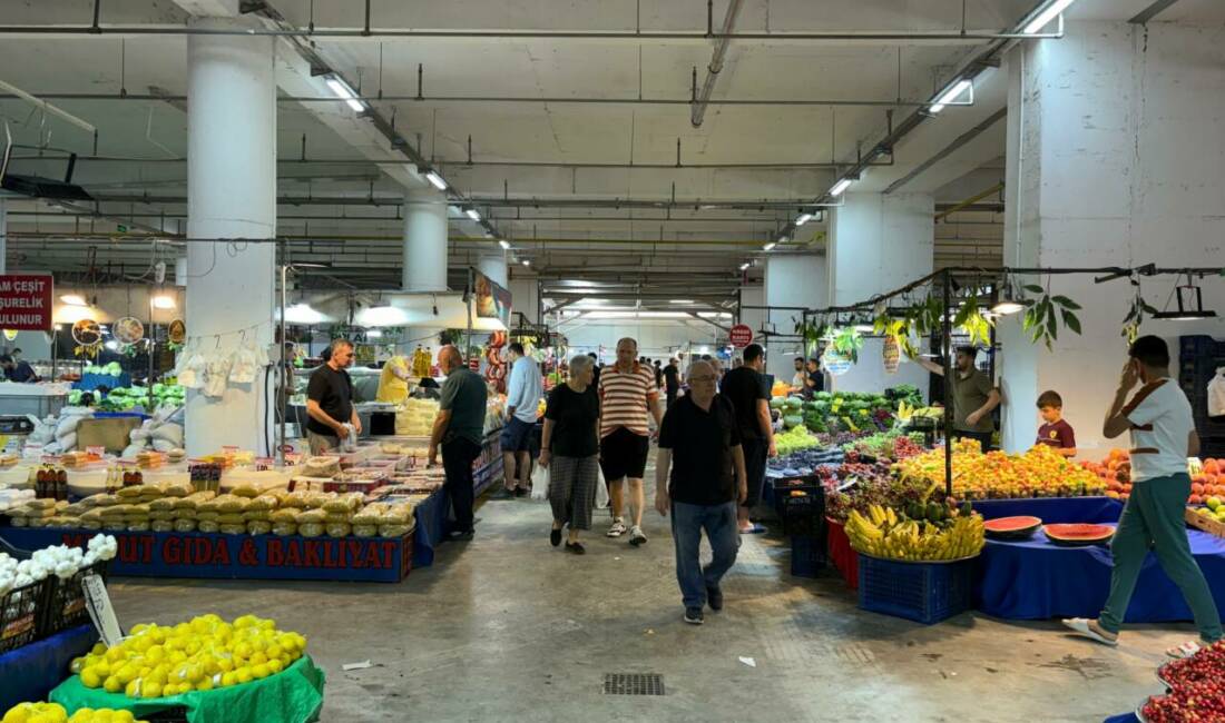 Bursa’nın yeni modern pazar alanı açıldı! Nilüfer Belediyesi tarafından yapımı tamamlanan Ataevler Kapalı Pazar Alanı düzenlenen