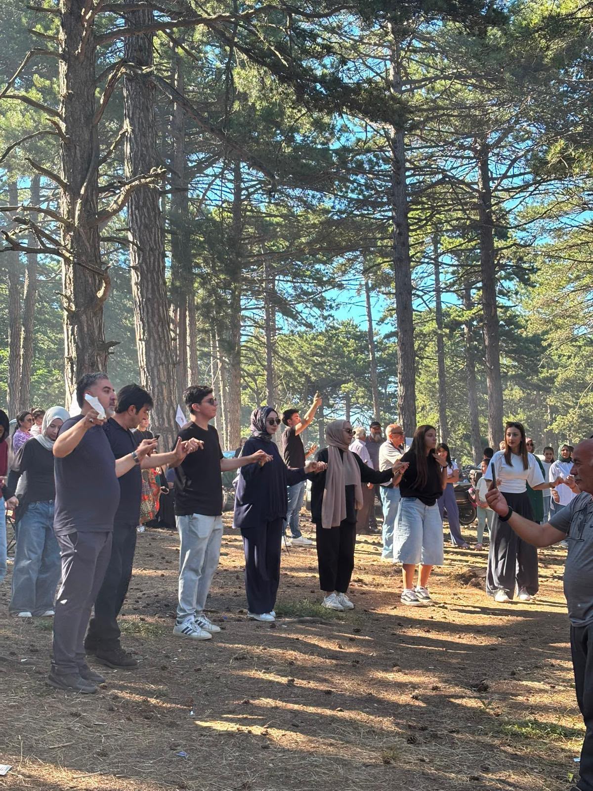 Binlerce Erzincanlı Bursa’da tek yürek oldu! Piknik şöleninden renkli görüntüler 11 whatsapp image 2026 07 19 at 133545 1