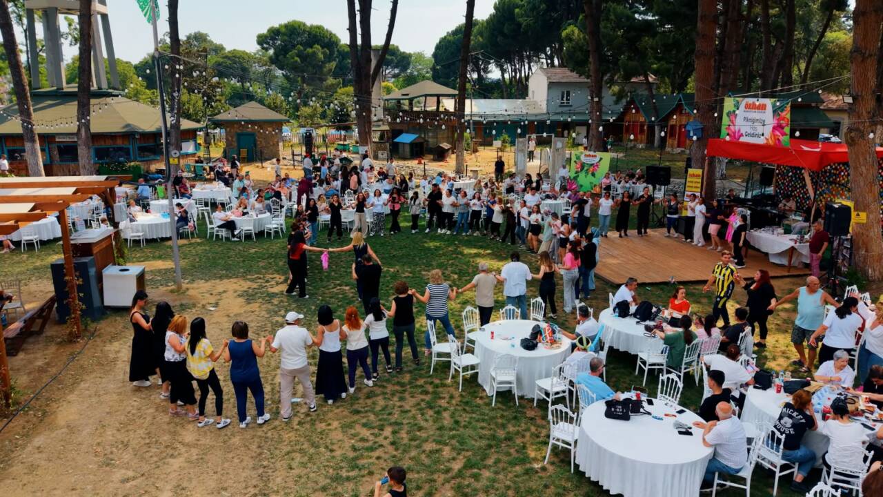 Özhan Marketler Zinciri, her yıl çalışanlarını bir araya getiren geleneksel