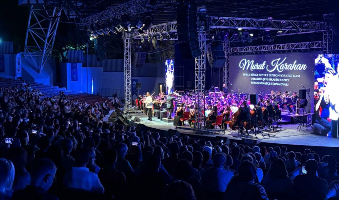 Bursa’nın dev festivaline görkemli açılış Bursa’nın en köklü kültür sanat organizasyonlarından 64. Uluslararası Bursa Festivali,