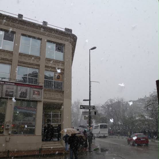 Bursalılar her gün önünden geçiyor! Efsane binanın hikayesini bilen çok az... 5 whatsapp image 2026 07 25 at 152947