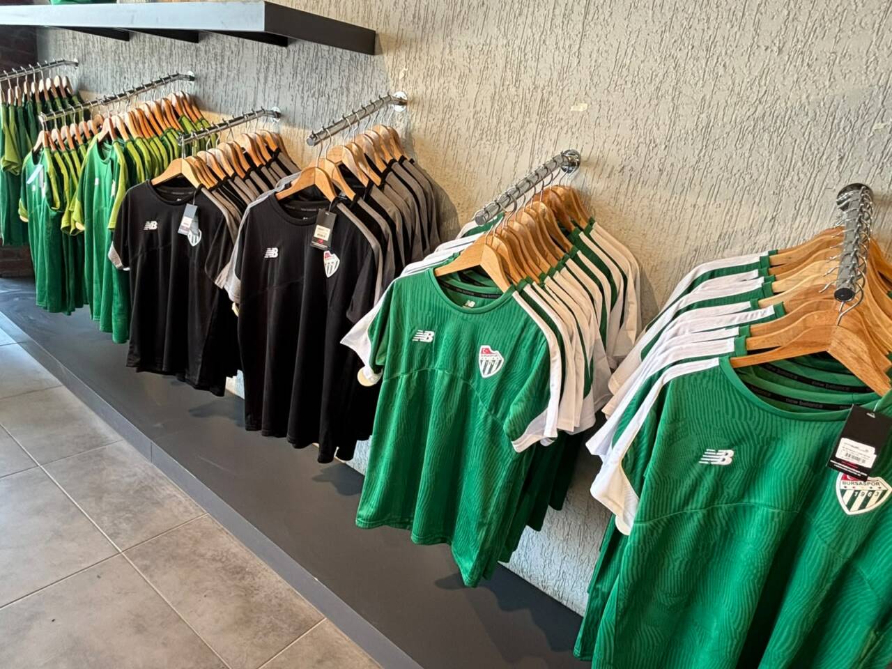Fetih forması ve yeni ürünler Bursastore’da 4 whatsapp image 2026 07 26 at 113810 3