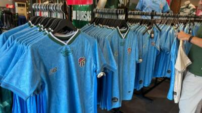 Bursaspor’un resmi mağazası Bursatore’da ürünler yenilendi.