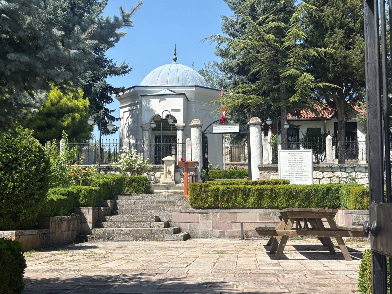 Osmanlı’nın manevi mimarı Hayme Ana’nın ebedi istirahatgahı, Kütahya’da düzenlenen tanıtım