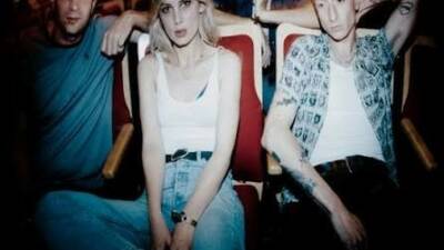 Mercury Prize ve BRIT ödüllü İngiliz alternatif rock grubu Wolf