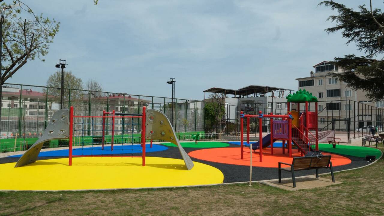 Bursa'da parklara yaz bakımı 10 yb 10