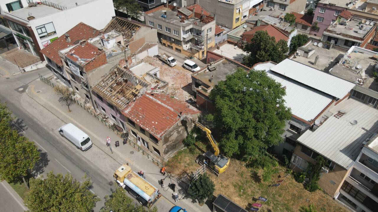 Bursa'nın o mahallesinde dönüşüm için ilk kepçe vuruldu! 30 bin yeni konut... 9 Bursa'nın o mahallesinde dönüşüm için ilk kepçe vuruldu!